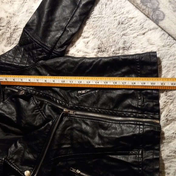 Forever 21 Black faux Leather Biker jacket Large - Picture 4 of 9